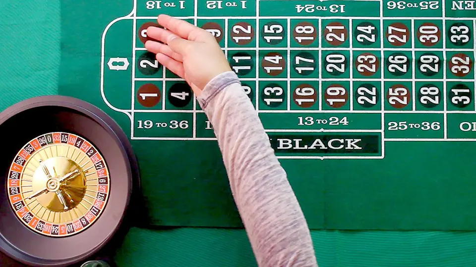 play roulette online